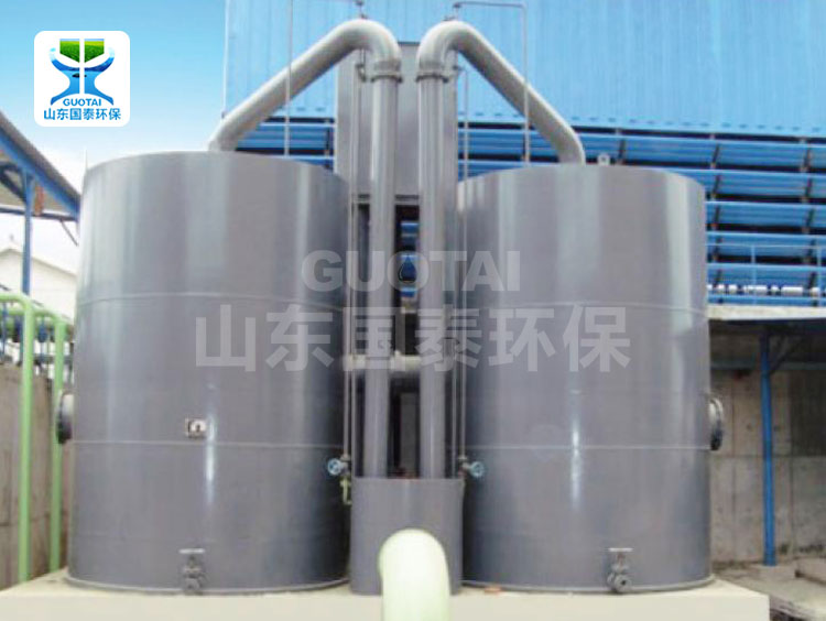 Gravity valveless filter